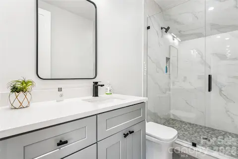 Full Bath 2