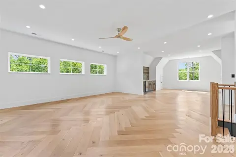 Expansive bonus room