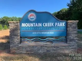 600 acre park along Lake Norman