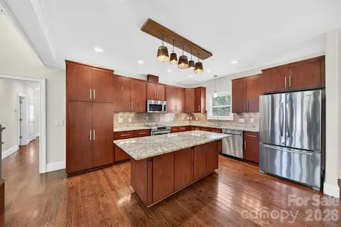 Cabinets feature pull out deep shelves for easy access