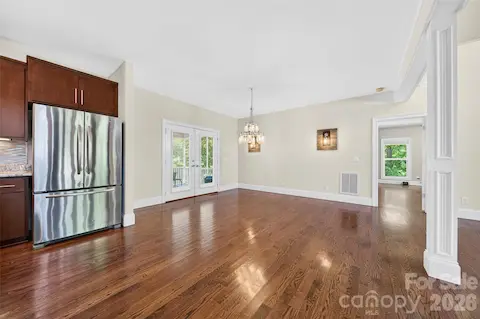 Huge Breakfast/Dining area