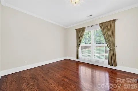 Bedroom number 2 on main level - No carpet :)