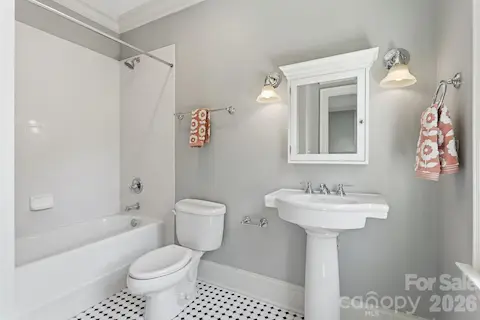 Full Bath 2