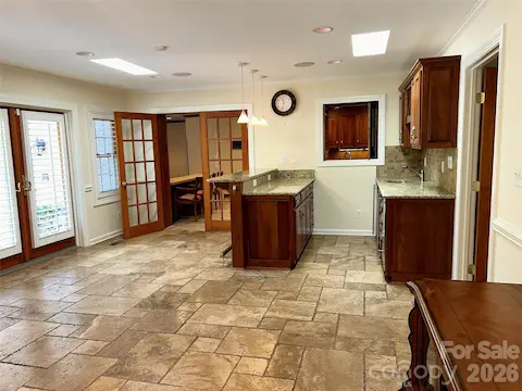 Sunroom with Wet Bar