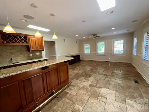 Sunroom with TONS of LIGHT !!!
