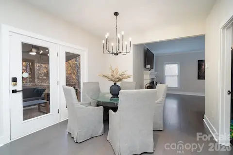 Breakfast Nook