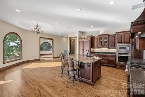 Kitchen and Breakfast Area