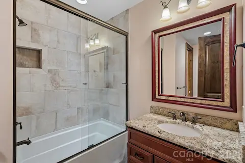 Ensuite Bath for Bedroom 4
