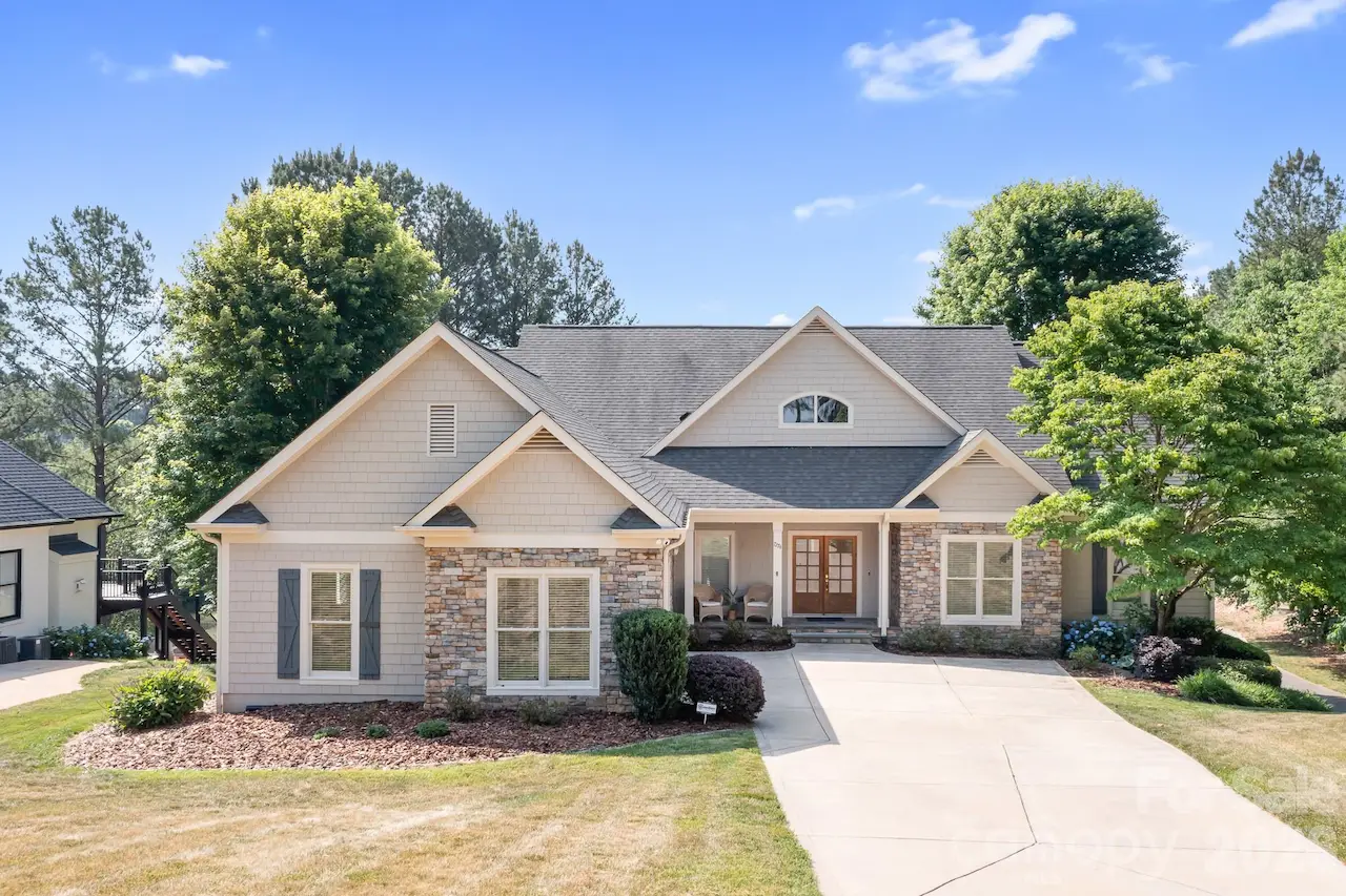 7274 Woodside Court, Denver, NC