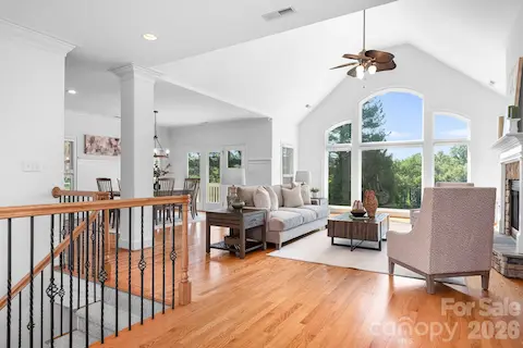 Entrance Leads you Straight to Golf Course View
