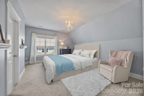 Spacious bedroom #4