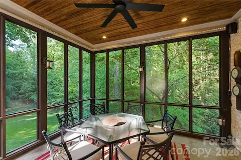 Screened in Porch