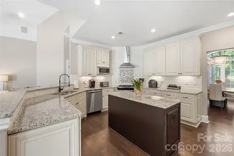 Custom Chef's kitchen with island