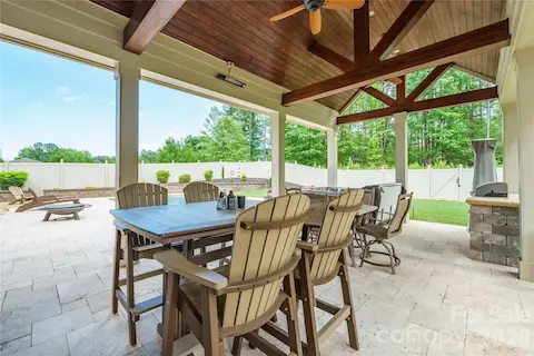 You have to see this outdoor oasis