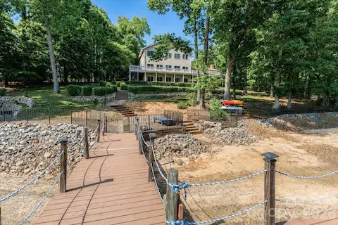 Walkway up to the home