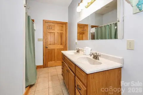 Full bath basement