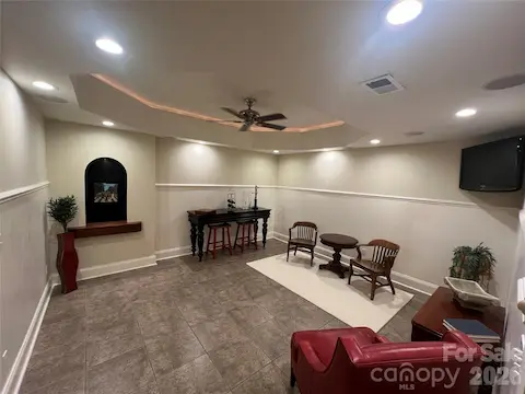 Game Room / Den