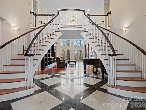 Beautiful Grand Two Story Foyer