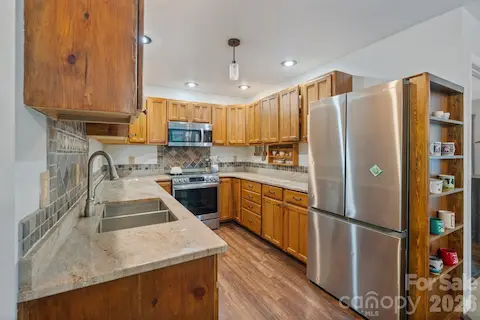 Cottage kitchen