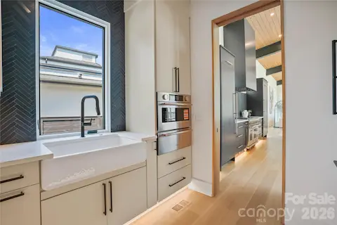 Scullery with Additional Fridge/Oven/Warming Drawer