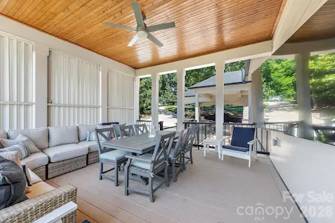 Extra Large Private Deck