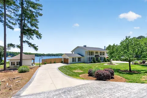 front main house w/ pool home- driveway #2