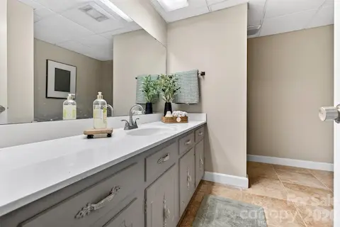 lower level full bath