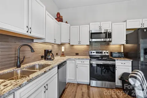 pool house kitchen granite counter tops
