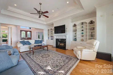 Family room (fire place)