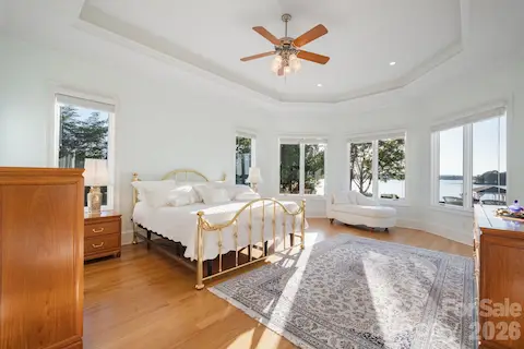 Primary Bedroom (Main level)