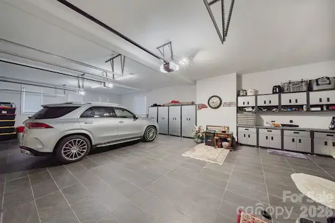 3 car Garage!