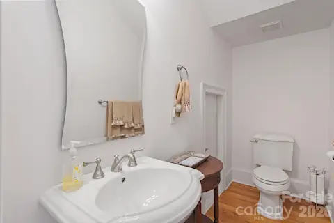 1/2 bath (Main level)