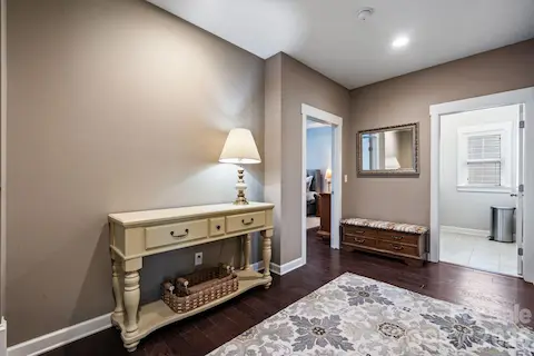 foyer/hallway upstairs