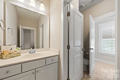 bathroom 2 vanity