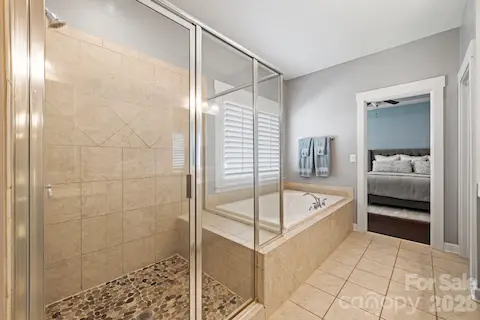 Bedroom/ Bonus room
