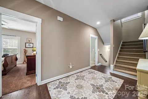 Bedroom/ Bonus room