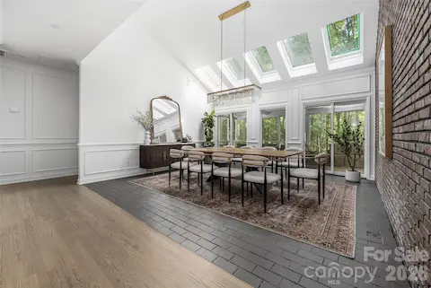 Sliding doors that go to screened in porch