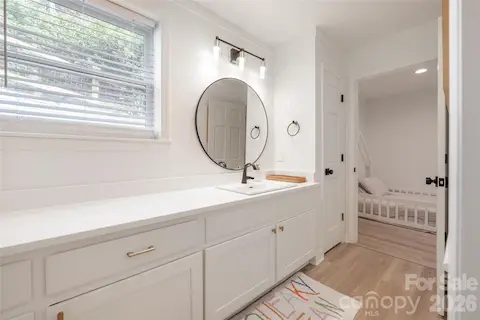 Secondary full bath