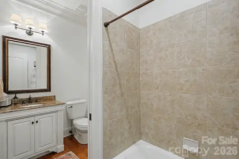 Full bath/Visitor off hall from office to Primary bedroom