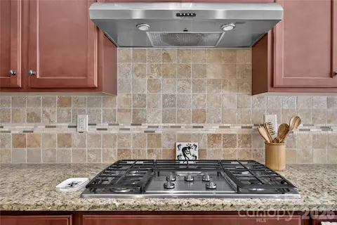 Gas Cooktop / Hood