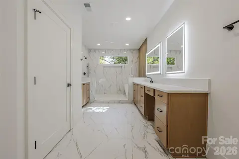 Representative photo of a completed home with the same floorplan. Photos do not reflect the exact finishes.