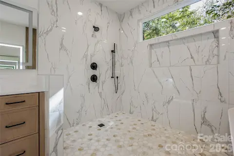 Representative photo of a completed home with the same floorplan. Photos do not reflect the exact finishes.