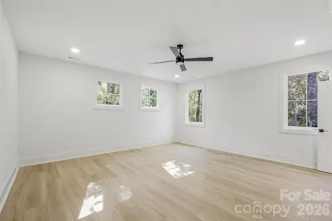 Representative photo of a completed home with the same floorplan. Photos do not reflect the exact finishes.