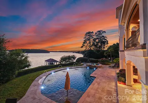 Year-round long-range water views. 