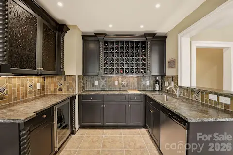 Lake-Level Kitchen
