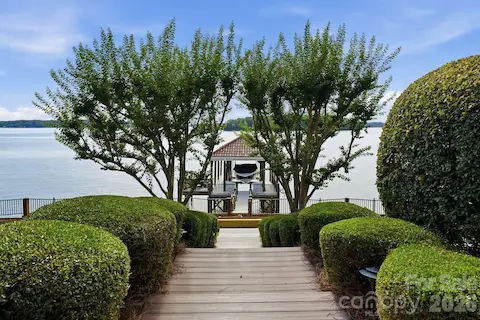 Trex covered steps to the promenade and covered dock. 