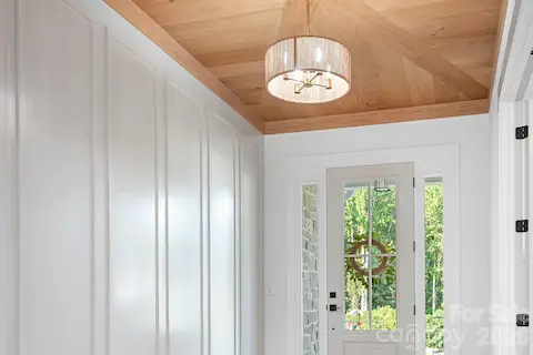 Great lighting throughout!