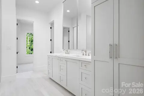 Great linen closet and cabinetry