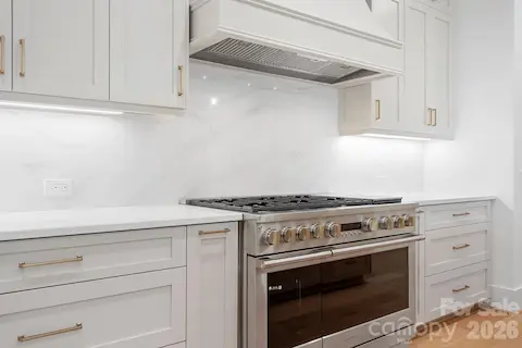458" Monogram gas range/XO Hood Insert