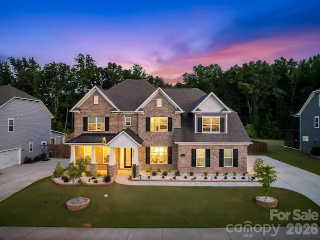 809 Brown Creek Drive, Matthews, NC